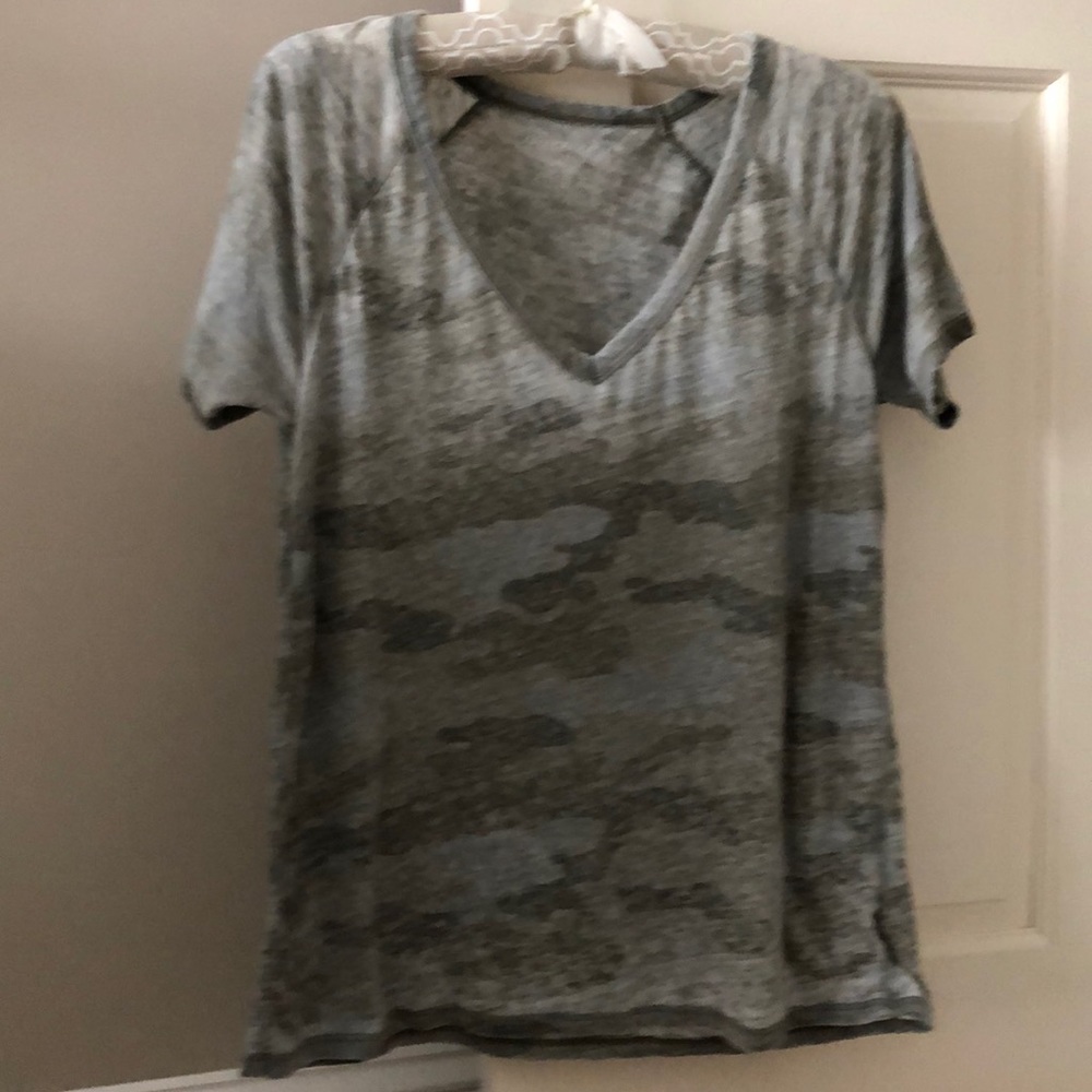 Tee shirt